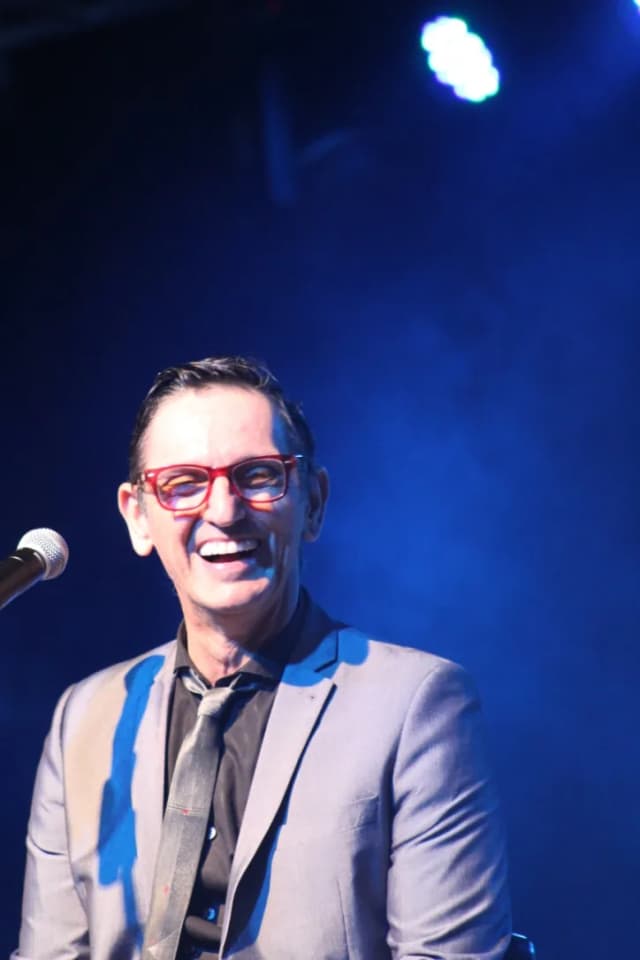 Paulo Miklos no palco