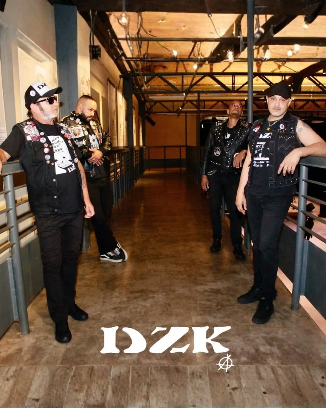Flyer de DZK, Moloko Vellocet, Refugiadas Punk e mais 8 artistas
