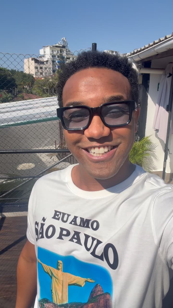 Flyer de Pra te ver feliz