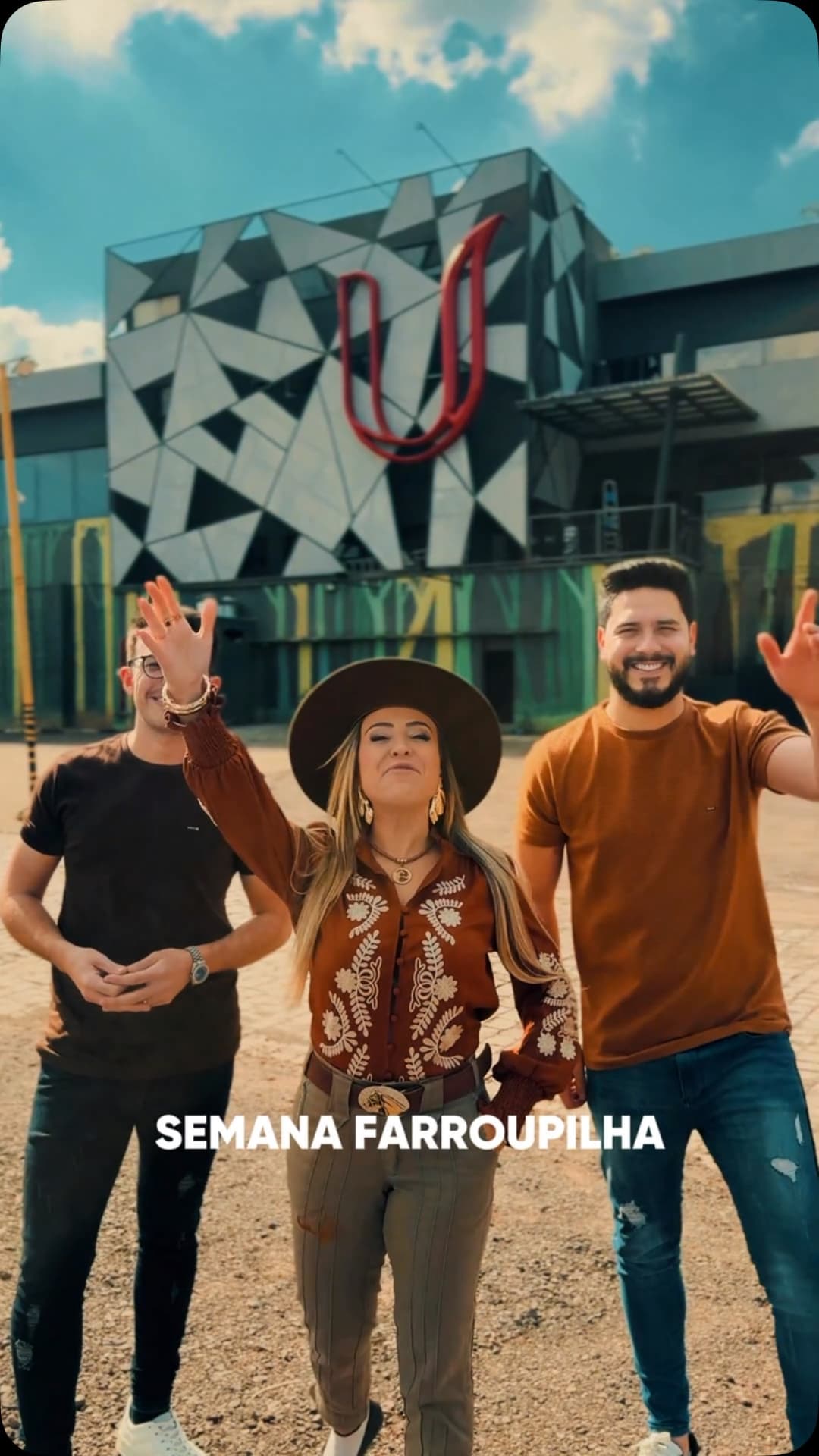 Flyer de Anderson e Matheus, Tuco e Bibiana Bolacell