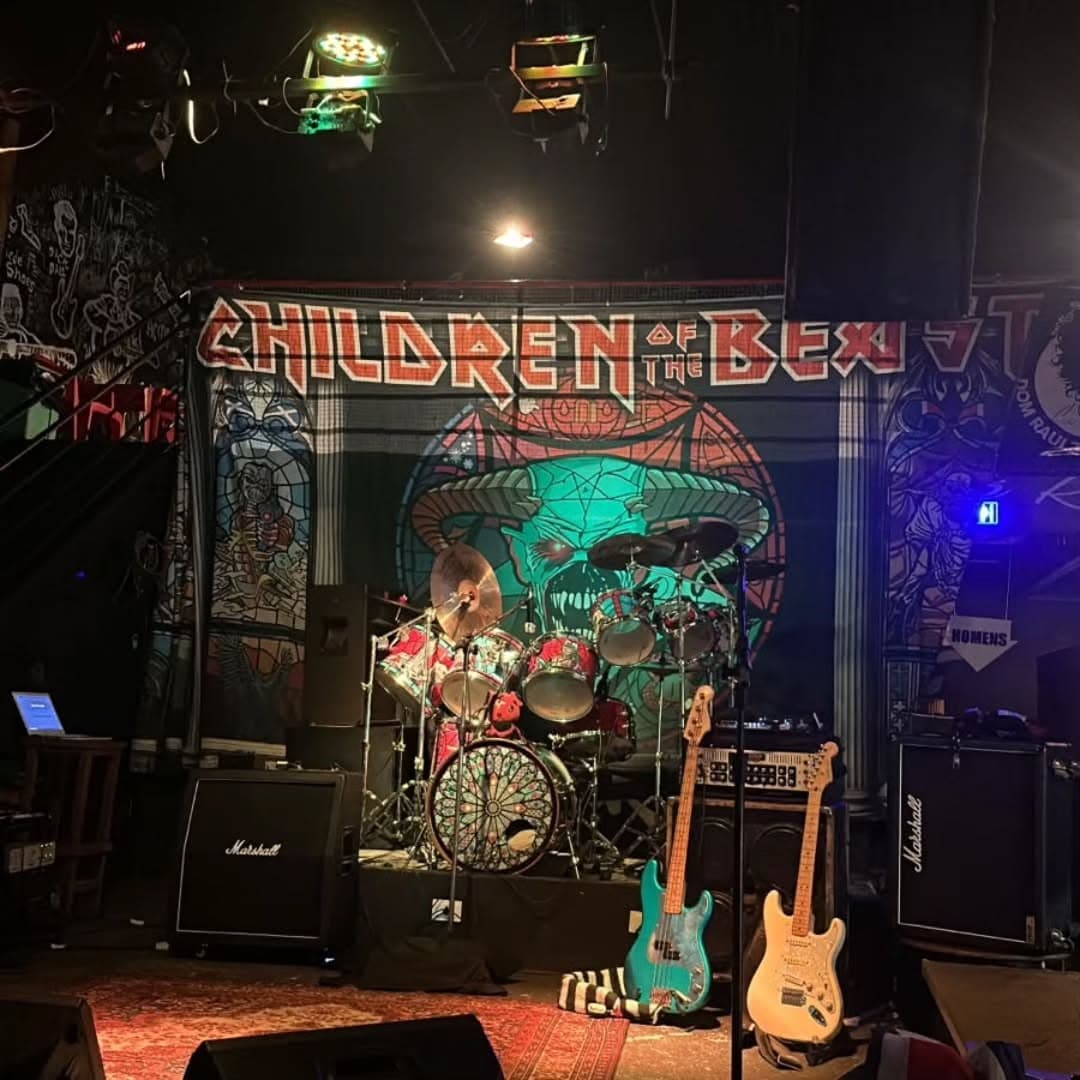 Flyer de Children of the Beast