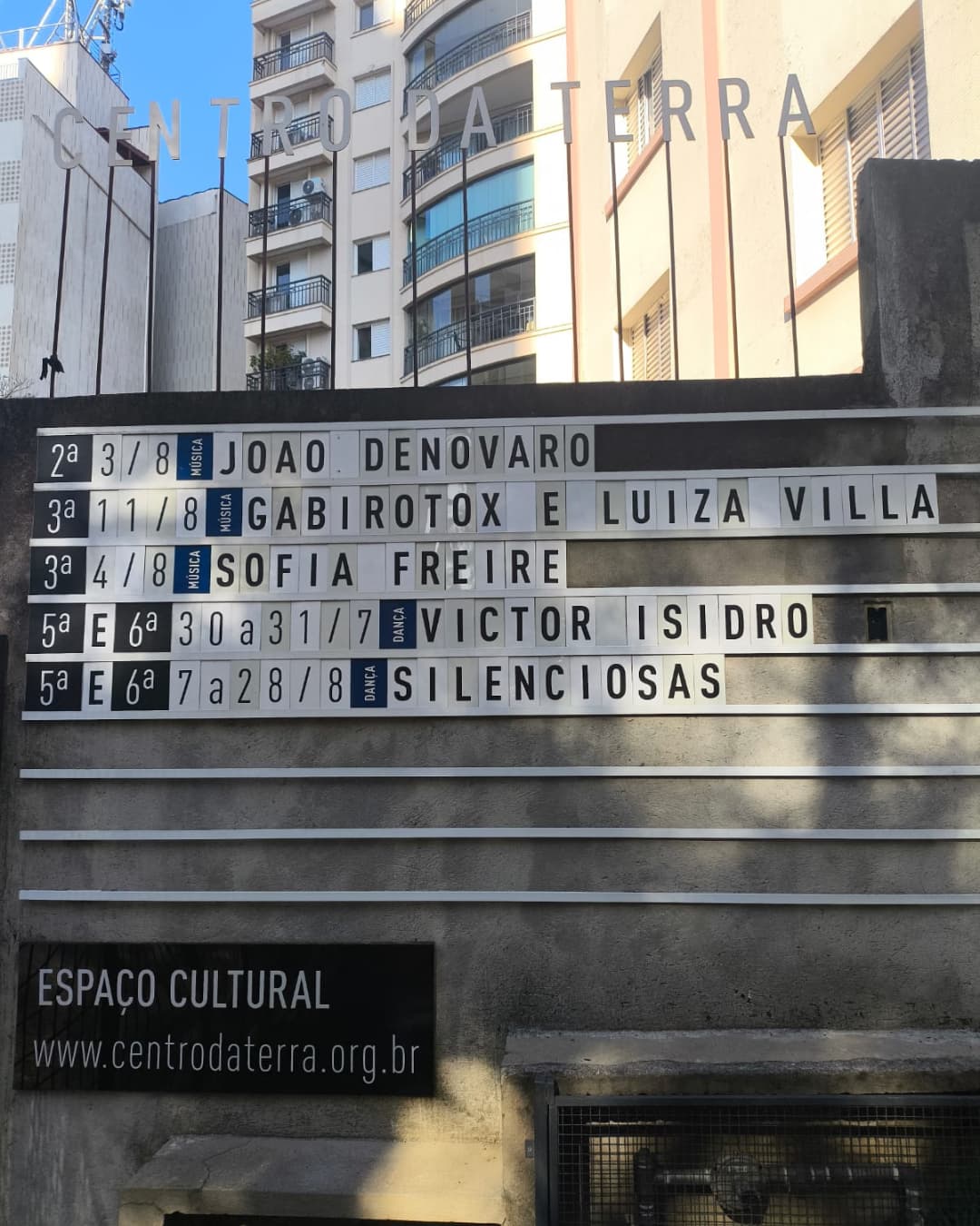 Flyer de Sofia Freire e JOÃO DENOVARO