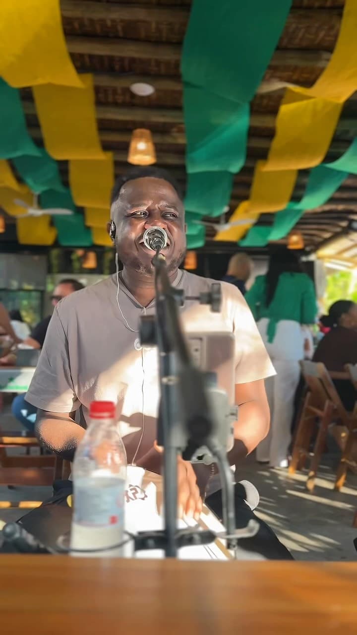 Flyer de Bons Parceiros e Me Marca Aí