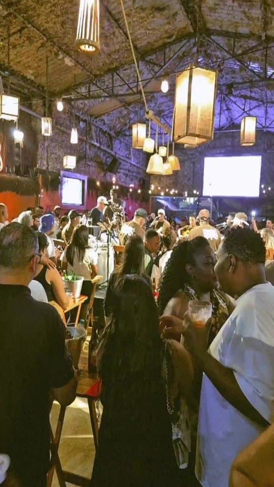 Flyer de Thiago Bispo e Prainha