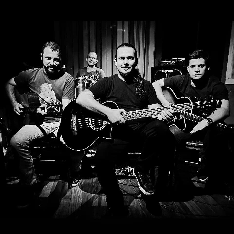 Arte de Banda Além da Frequência