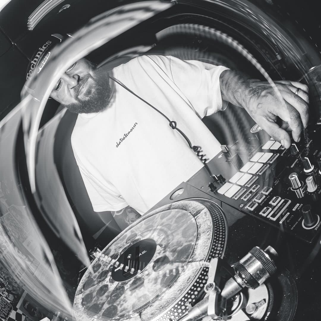 Arte de DJ ARYEL