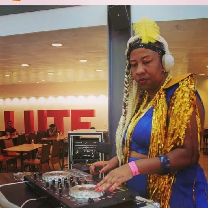 Arte de DJ Bia Sankofa