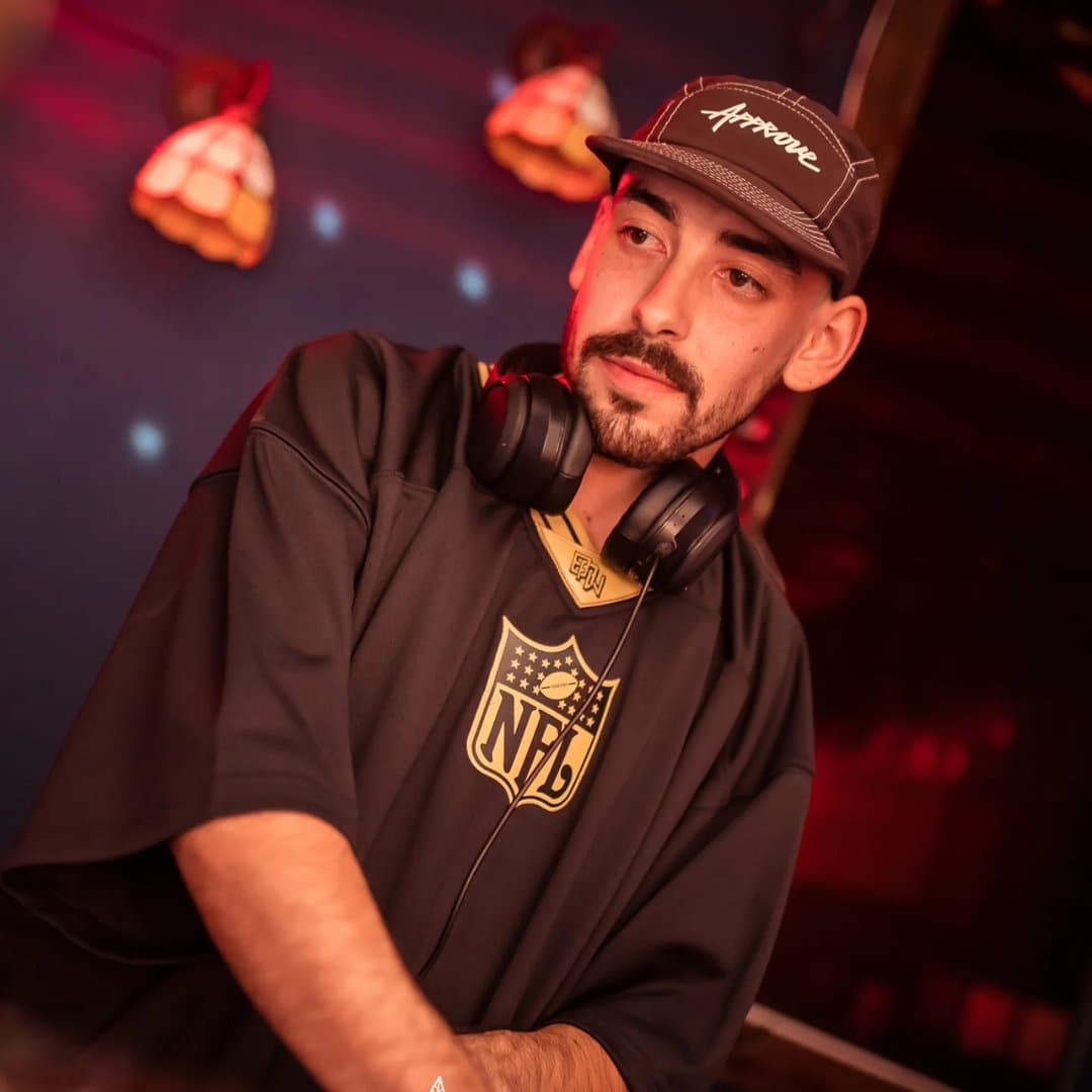 Arte de DJ Luang