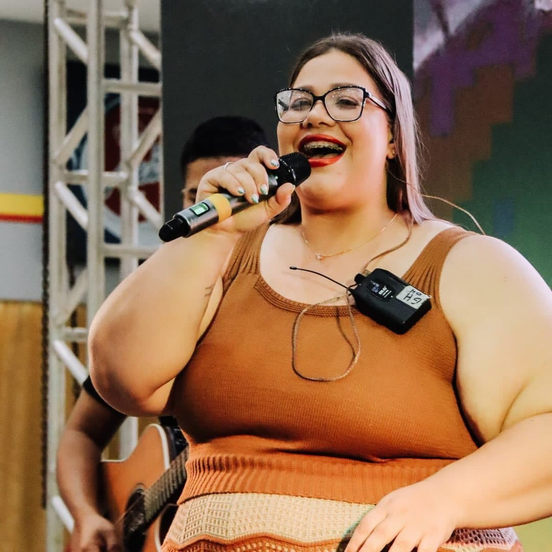 Arte de 𝙶𝙻𝙴𝙸𝙲𝙸 𝙷𝙴𝙻𝙴𝙽𝙰 𝙲𝙰𝙽𝚃𝙾𝚁𝙰 🎤