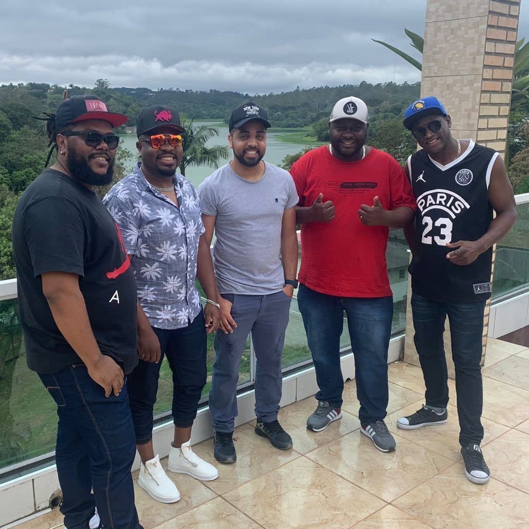 Arte de Grupo Samba Entre Amigos