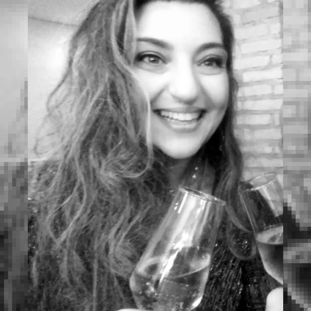 Arte de Mona Samara | Cantora e Compositora