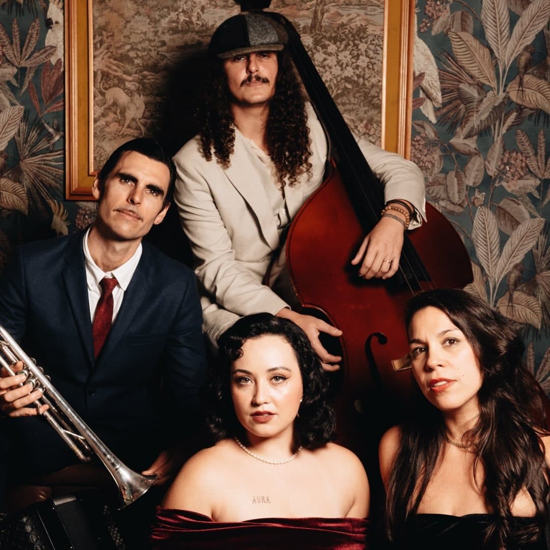 Arte de Nina Rouge & The Leleswing Stompers
