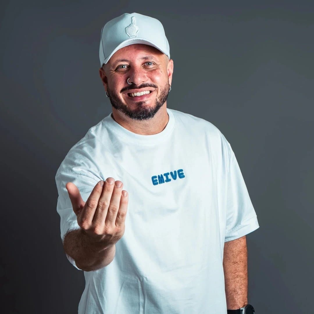 Arte de Thiaguinho Leon