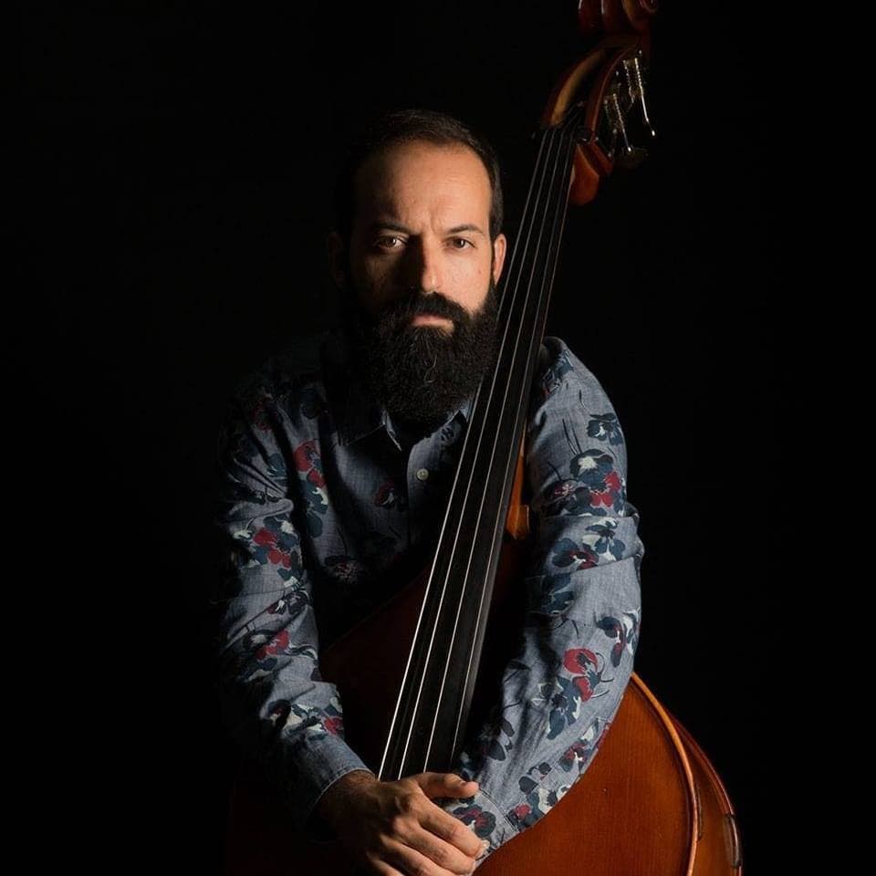 Arte de Rodrigo Salgado | Contrabaixista e Compositor