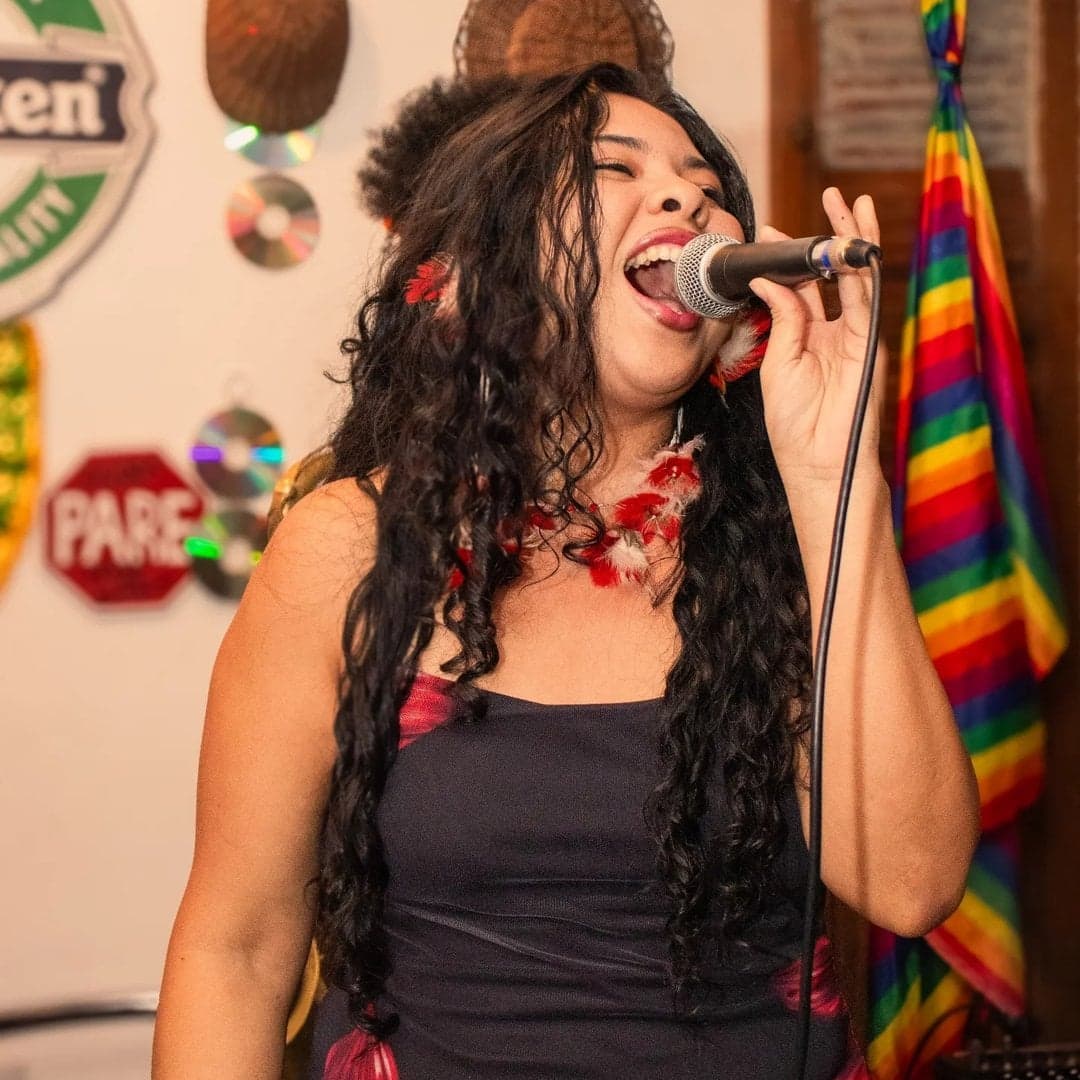 Arte de Cantora Vitória Rodrigues